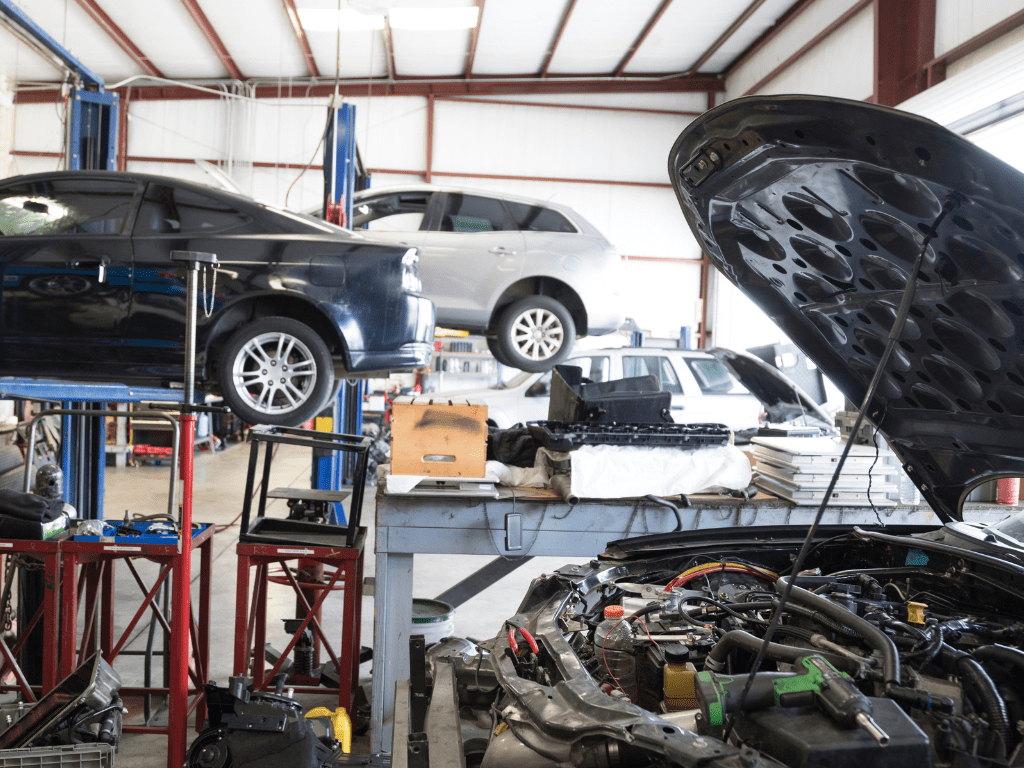 تنظيف ورش تصليح السيارات: الممارسات الأساسية