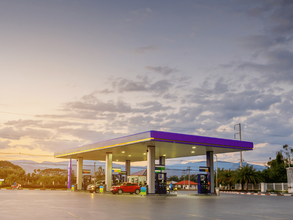 تنظيف محطات الوقود: ضمان السلامة وحماية البيئة