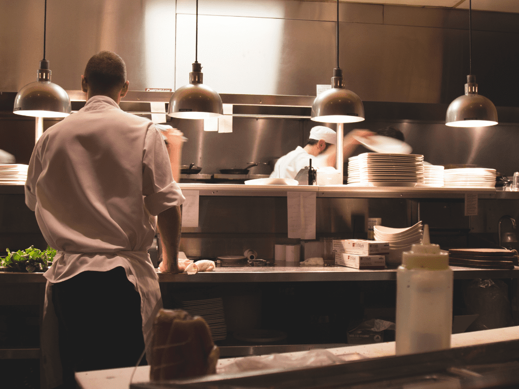 الأساسيات حول مصائد الشحوم: التركيب والتنظيف والمسؤولية البيئية للمطاعم