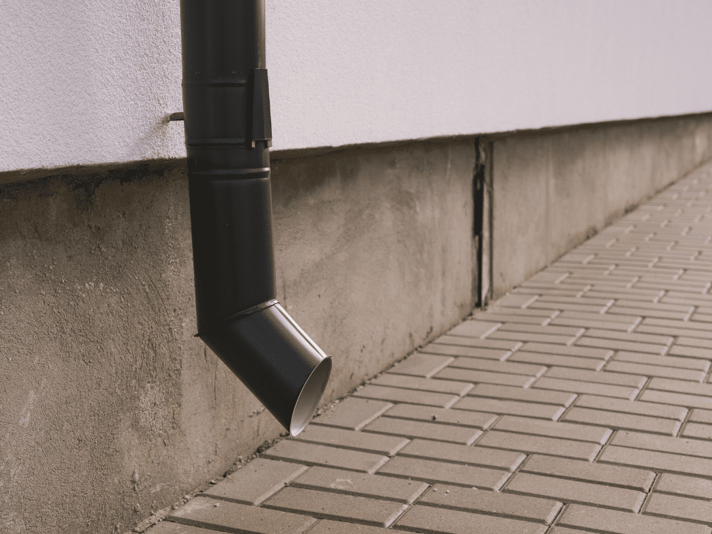 الدليل الشامل لتنظيف المصارف: الحوض، المرحاض، حوض الاستحمام، المصارف التجارية، المطبخ والمزيد